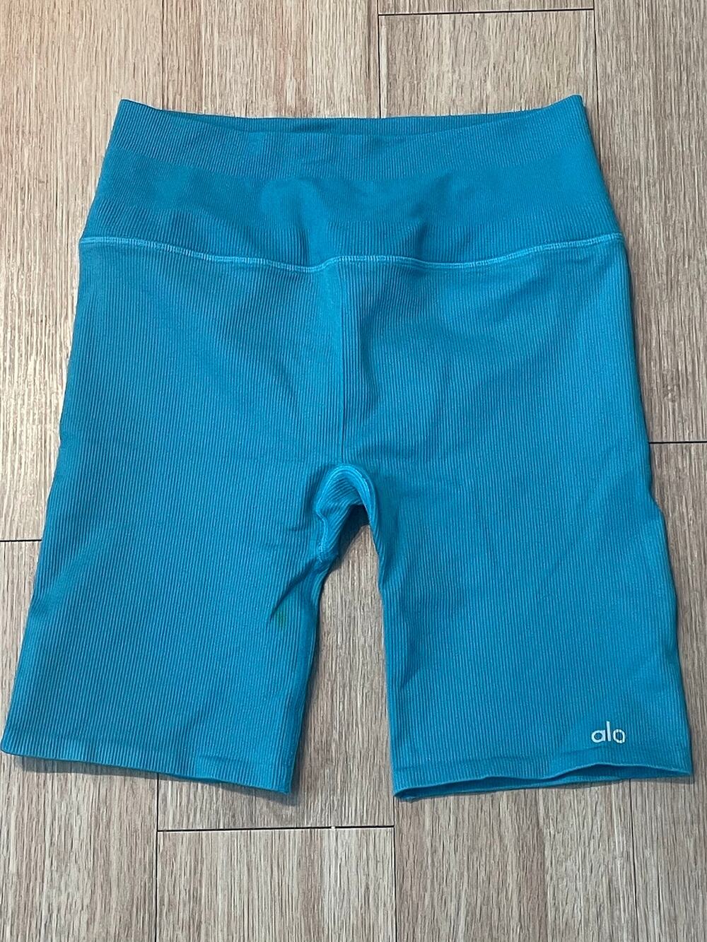 Alo Yoga Size M Seamless Ribbed Favorite Biker Shorts Azure Blue 5" Activewear